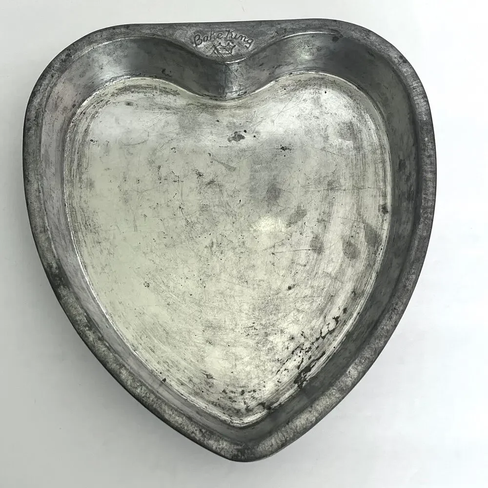 Lot of 4 Vintage Aluminum Heart Baking Pan Kitchen Decor Bake King Malco Ware